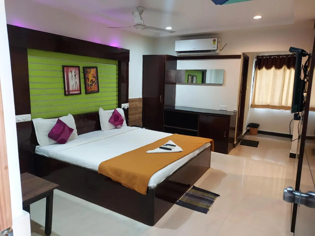 the HOTEL RL GRAND