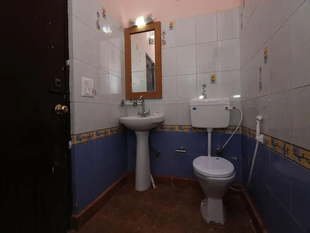 Hotel Laxmi Palace Near ISBT Dehradun