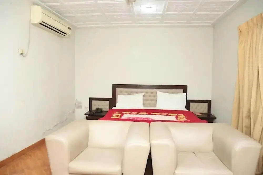 Hotel Pace Inn