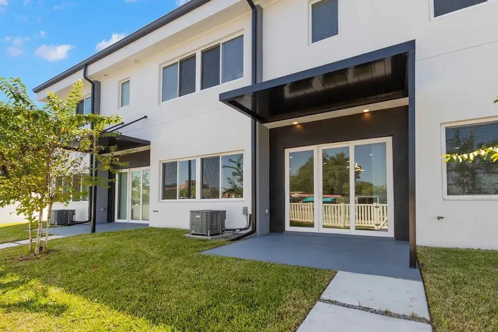 NEW Casa Sol Casa Cielo - Luxurious Newly Built Tampa Townhouses In Prime Location