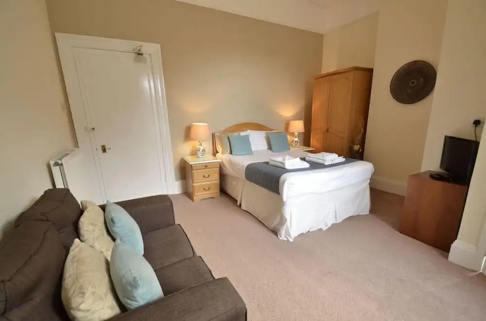 Eversley Hotel