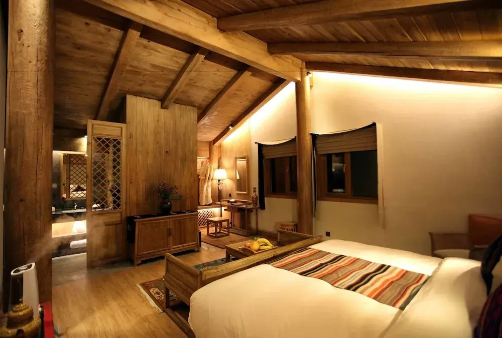 Shangri-La Ganden Manor Hotel by Floral Lux