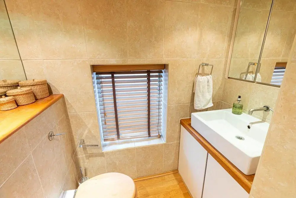 JOIVY Artsy Studio Flat in Fulham near River Thames