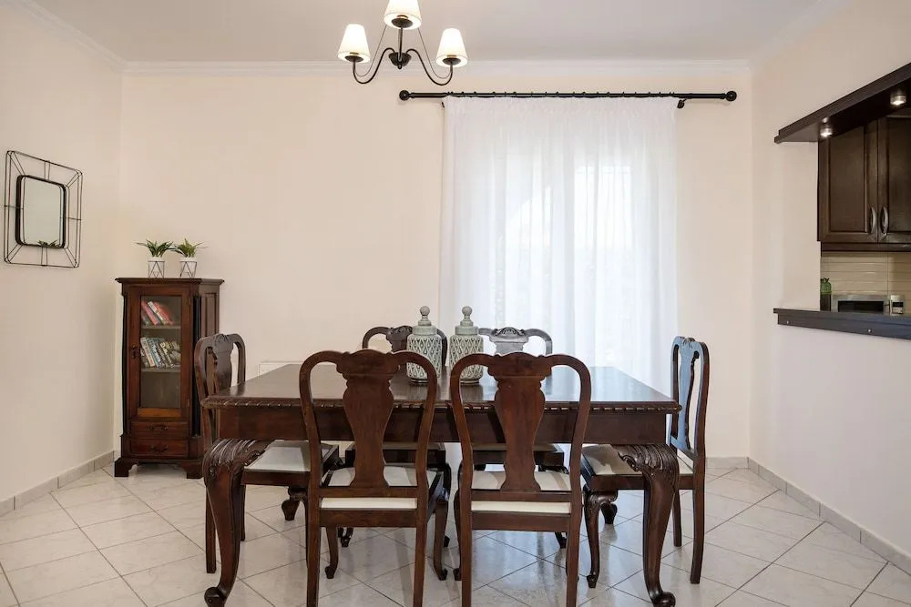 Diogenis House