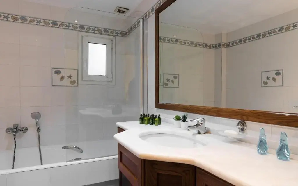 Athenian Grand Riviera Villa