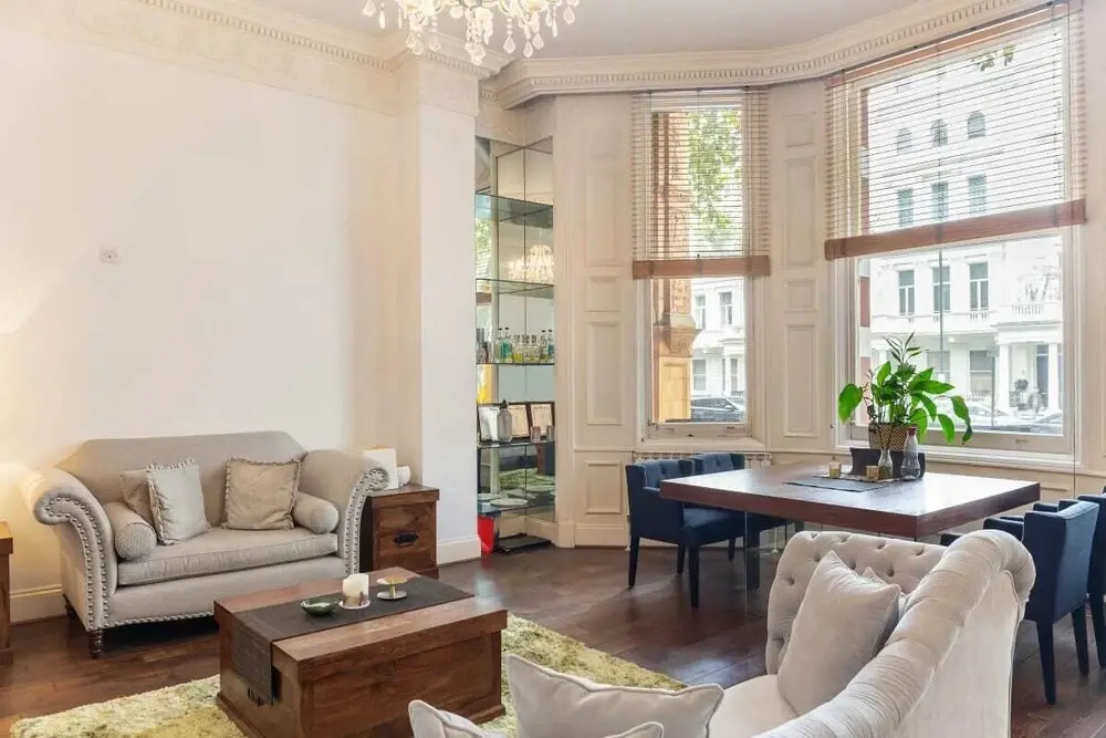 Stunning 2 Bed Apt, Sleeps 3 in Kensington