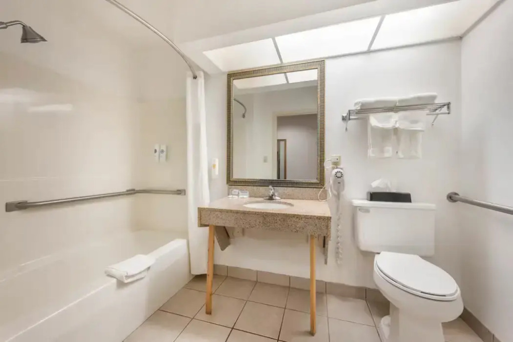 Quality Inn & Suites Near Amish Country