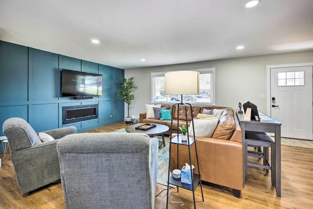 Bentonville Home ~ 1 Mi from Downtown