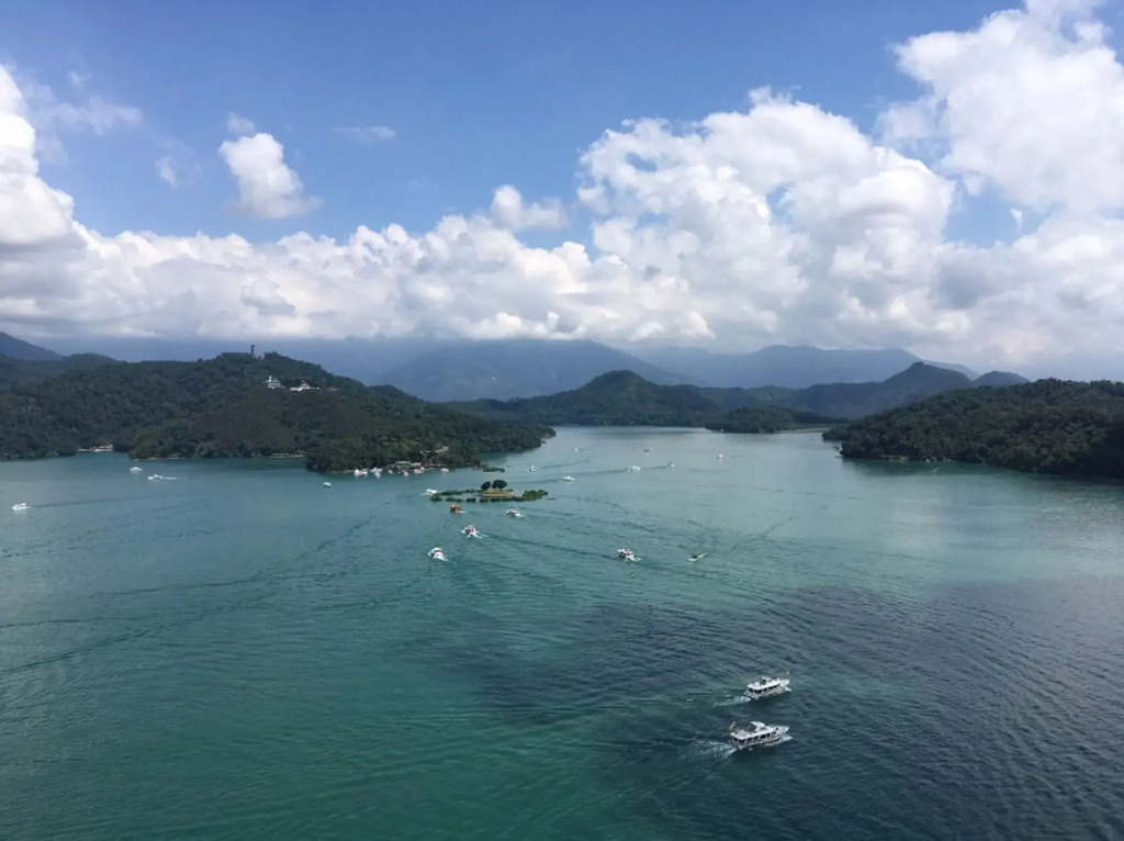 Sun Moon Lake Loft Inn