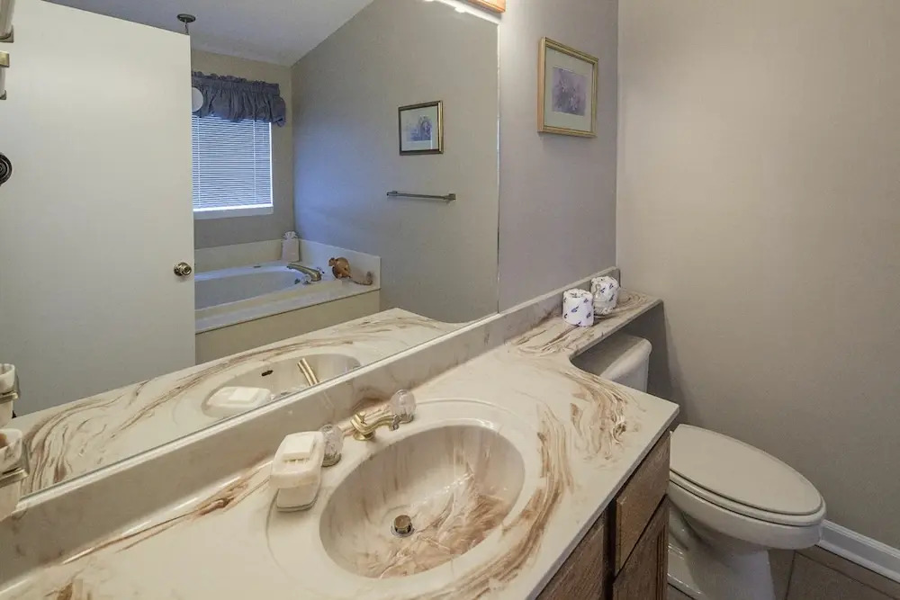 Raven Crest Condo 413 by Heritage Cabin Rentals