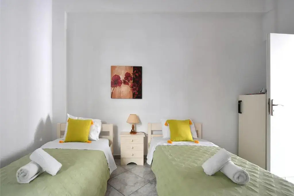 White Rooms Paros