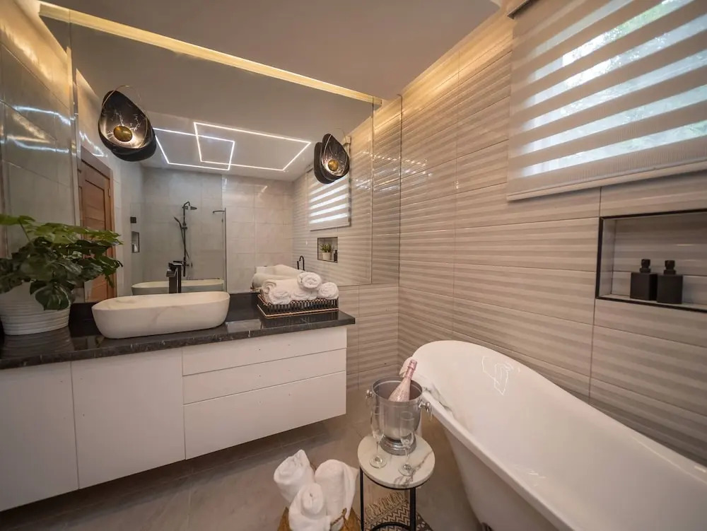 Luxurious Listed New Villa With 5 Br- 6 Bt In Sosua