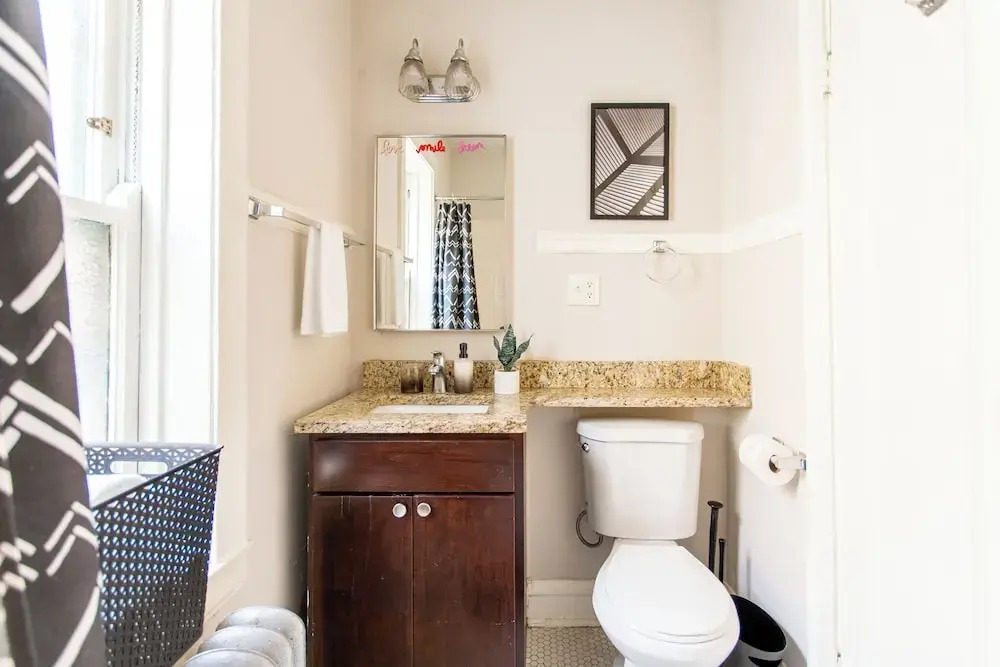 Nice 1BR Spot - Eastwood rep