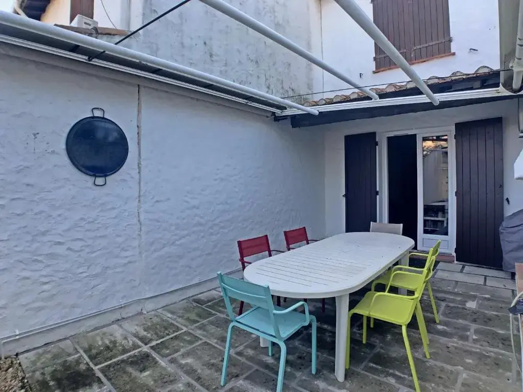 Maison Saintes-Maries-de-la-Mer, 4 pièces, 10 personnes - FR-1-475-35