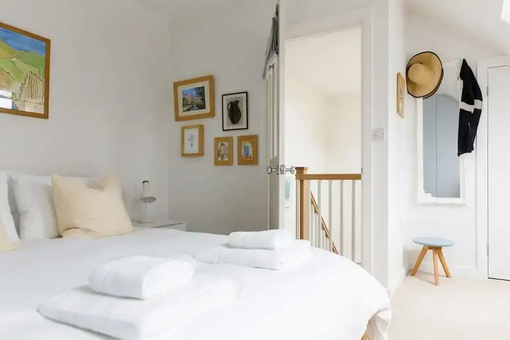 Pretty Coastal Home in Bosham Close to Water