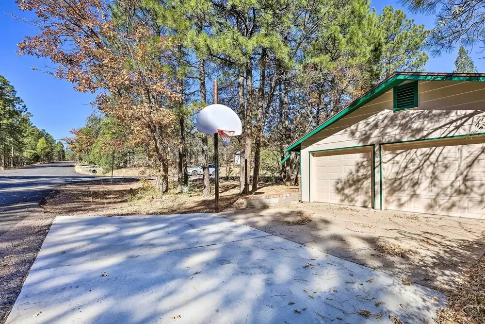 'lakeside Traditions' Arizona Home w/ Game Room!
