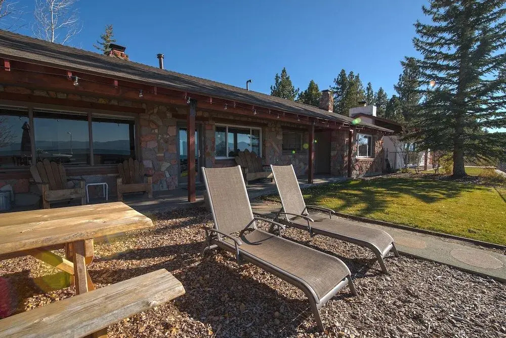Lakefront Home, Private Hot Tub,marina..