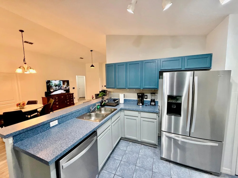 Grand Premium 5BR Pool Home Near Disney Parks