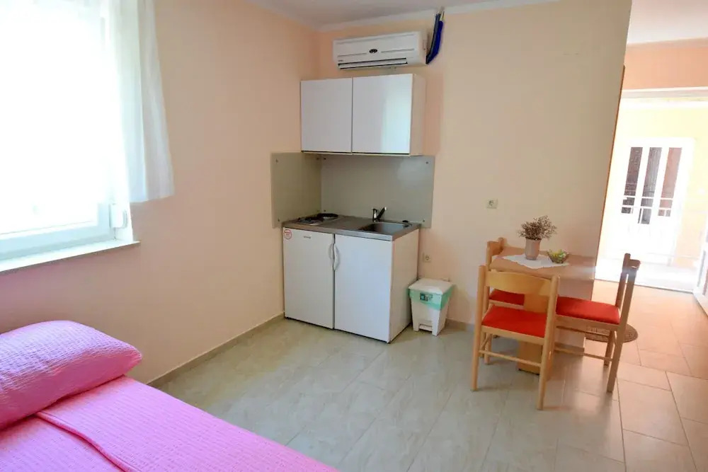 Apartment Jamb