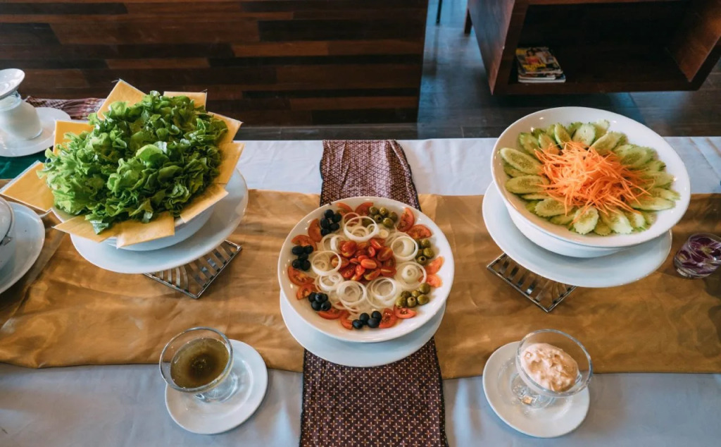 Tonsai Bay Resort