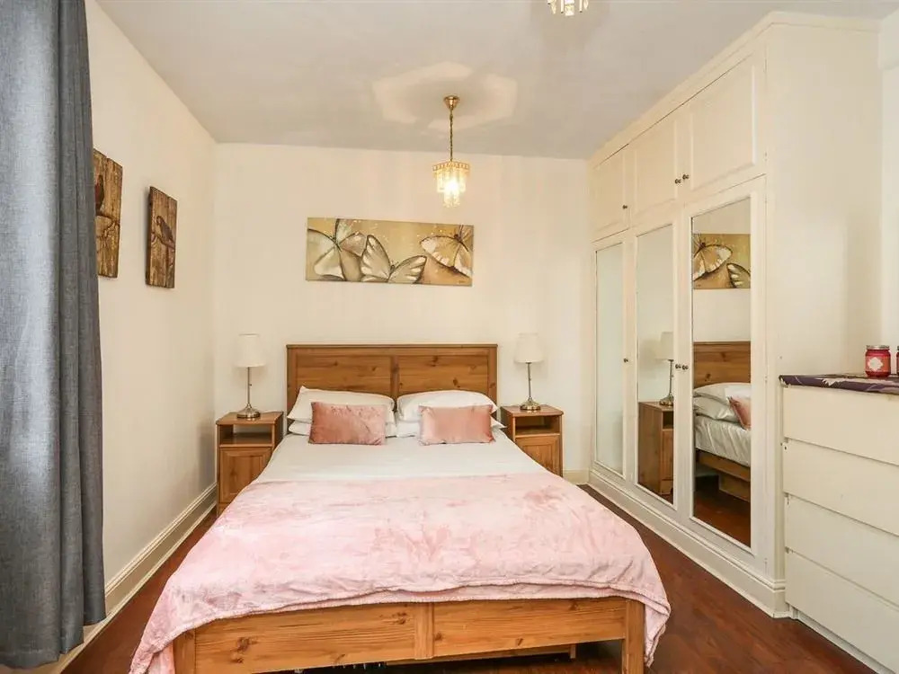 Sloane Avenue Apartments