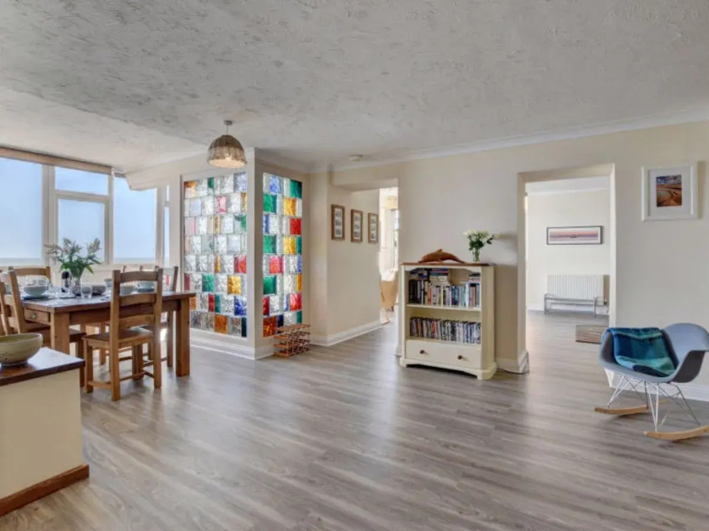 1 Devon Beach Court