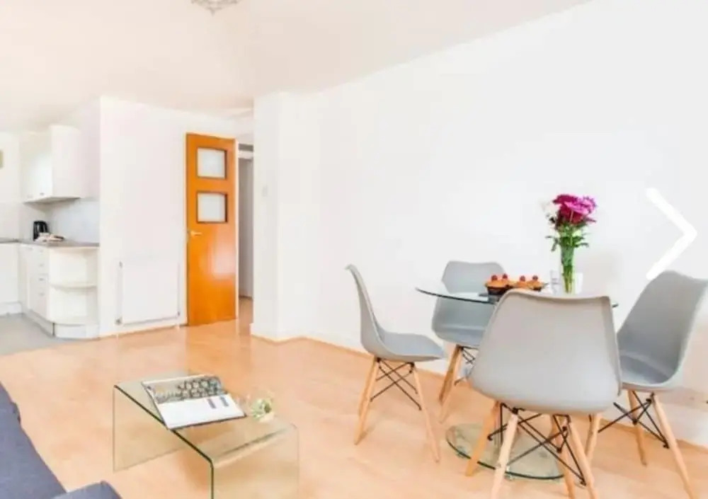 Clean Two Bedroom Apartment