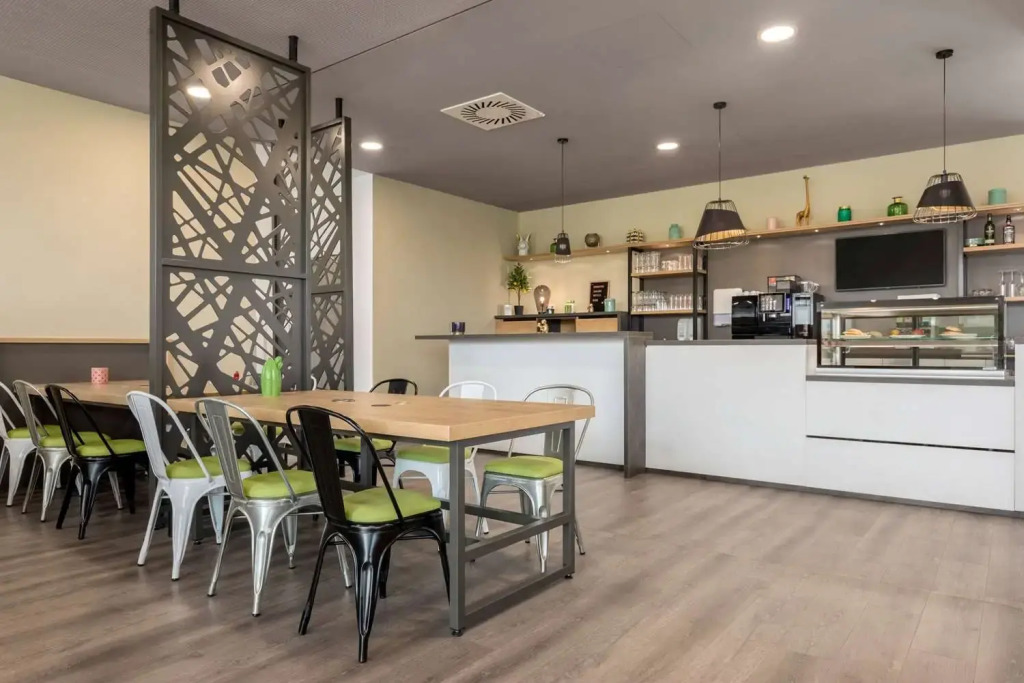 Super 8 by Wyndham Oberhausen am Centro