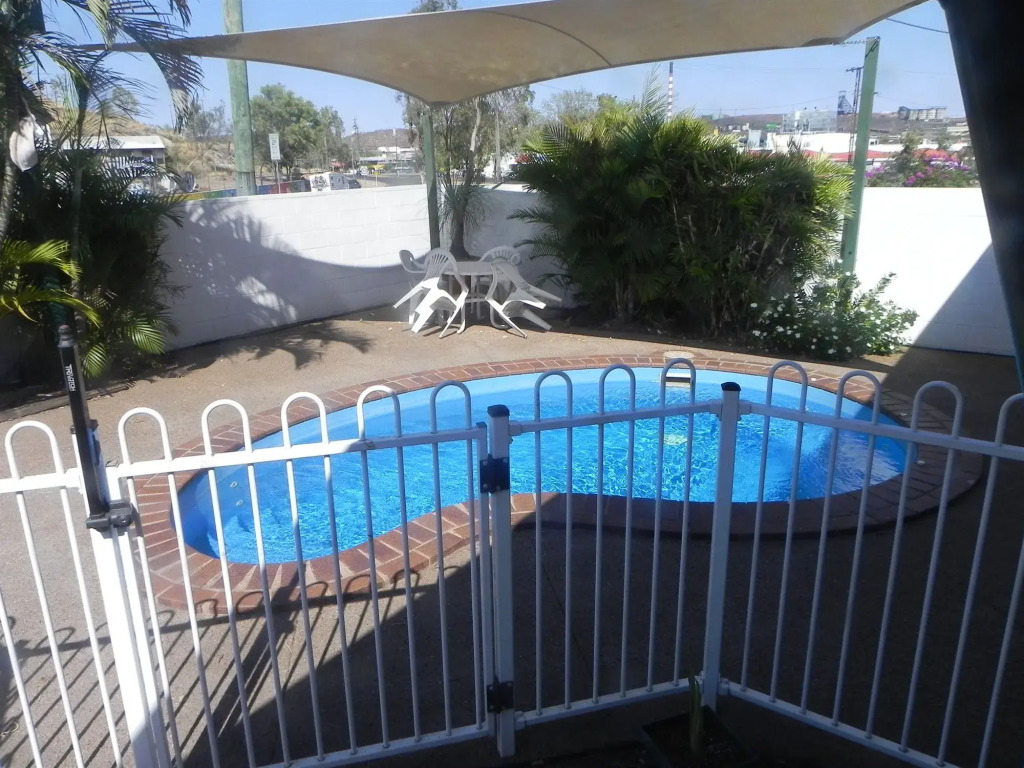 Central Point Motel