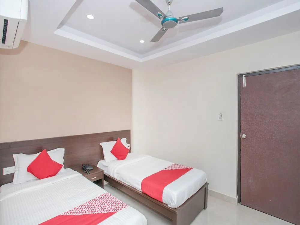 OYO 13596 Akshaya Residency