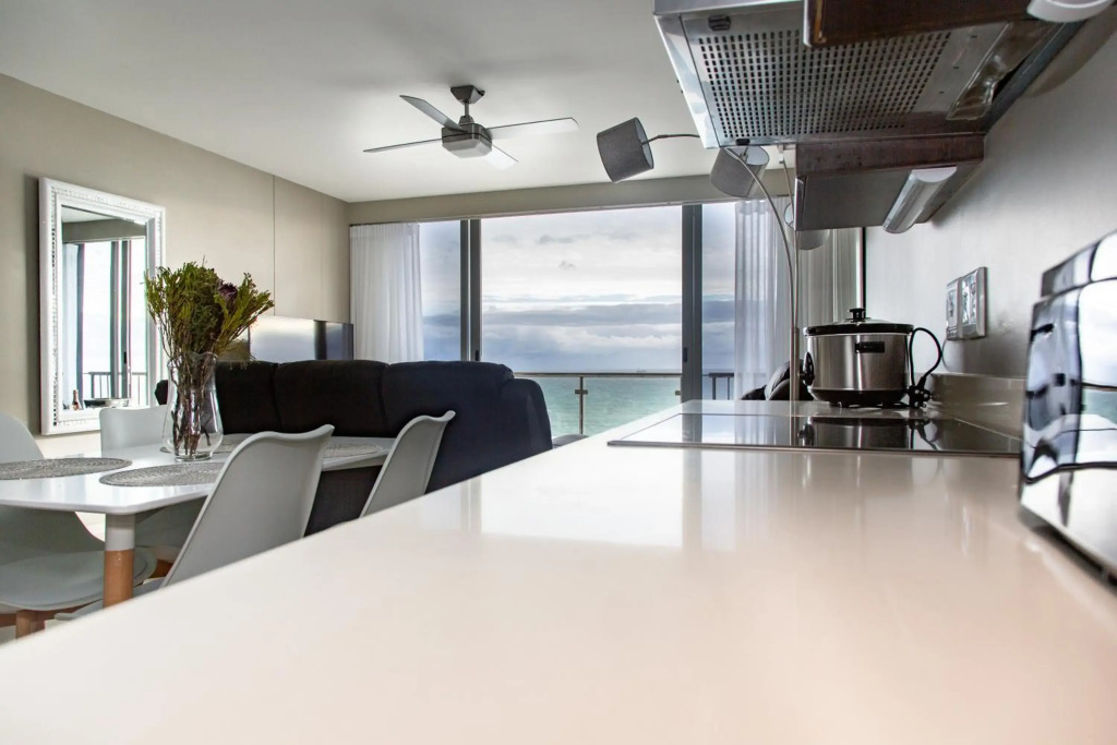 Modern Ocean View 1 Bedroom Apartment 707 Infinity