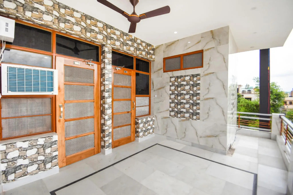 OYO 48260 Hotel Grand City