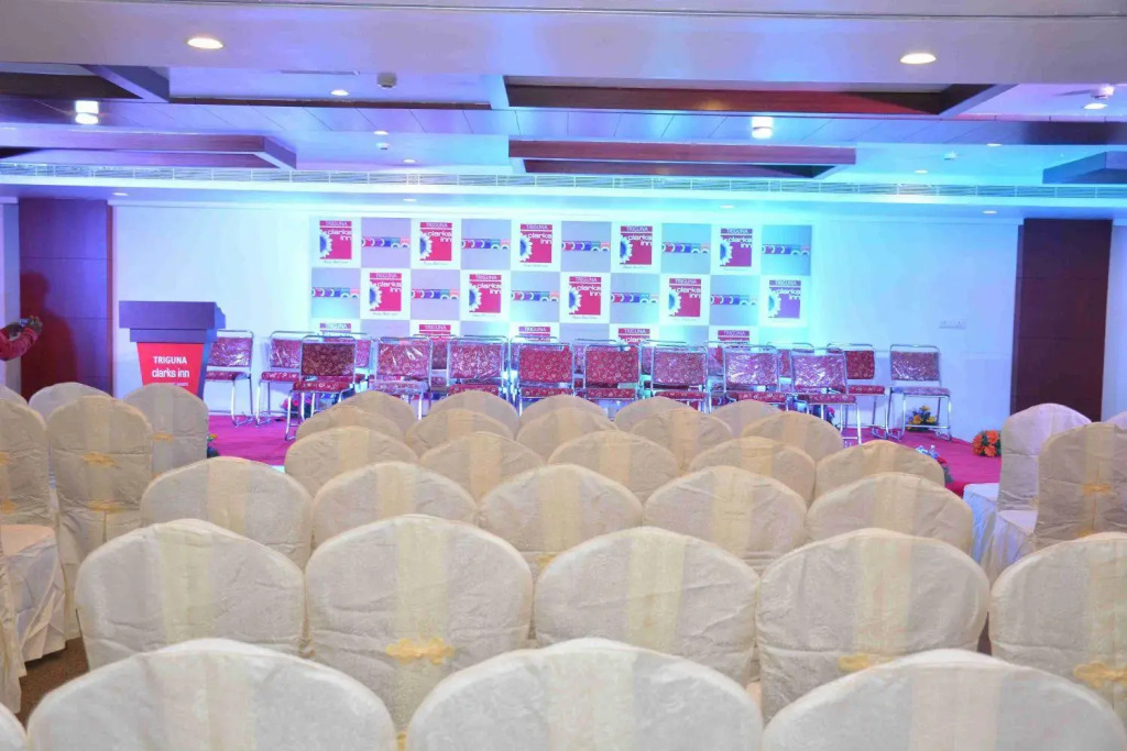 Triguna Clarks Inn Kurnool