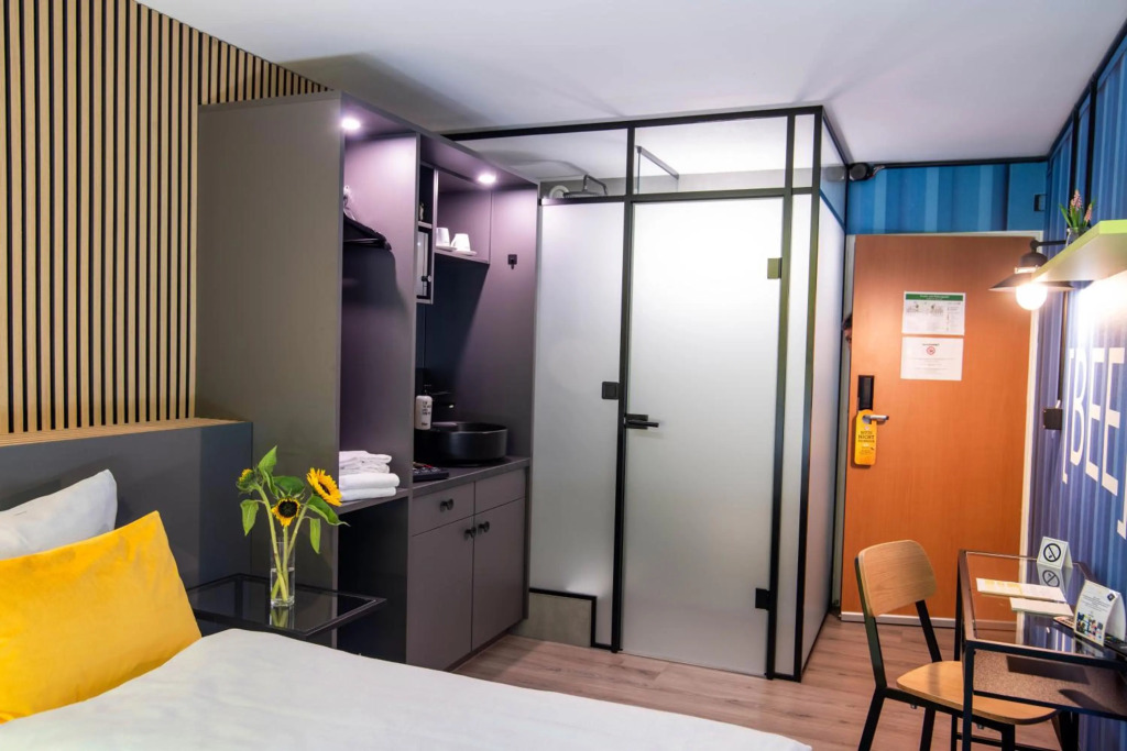 Отель BeeVillage Messehotel Hannover-Laatzen