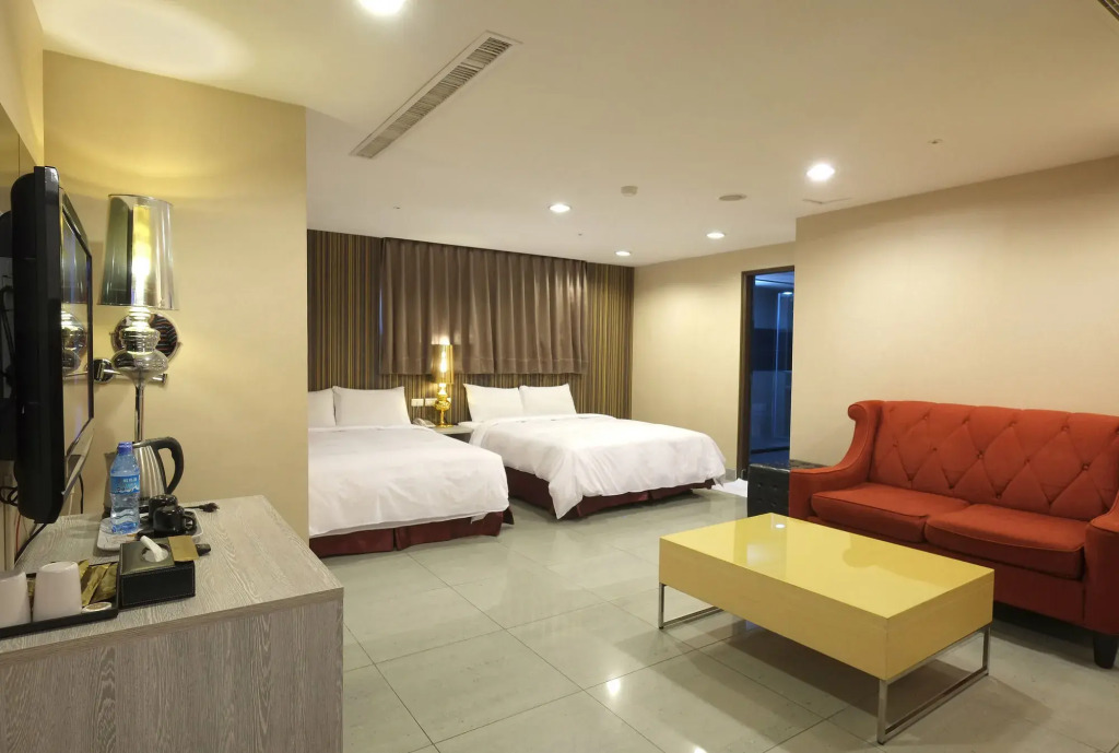 Delton Hotel Love River