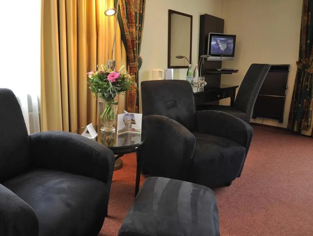 Golden Tulip LEscaut