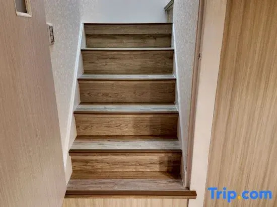 "Jiale"  2-7 people, 2 bedrooms, 1.5 bathrooms, 1 living room, 1 kitchen