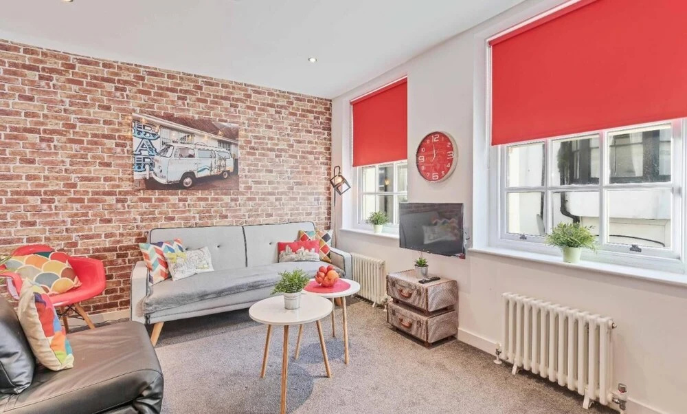 Majestic Mews Apartment Super Central Sleeps 2 to 8 Guests Free Wifi