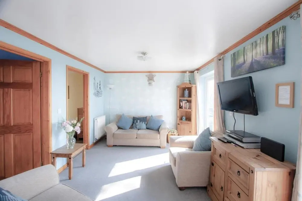 Bluebell Cottage - 2 Bedroom Holiday Home - Bronllys Farm Llanelli