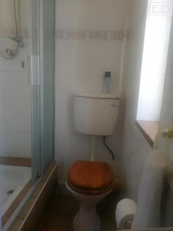 Bonani B & B