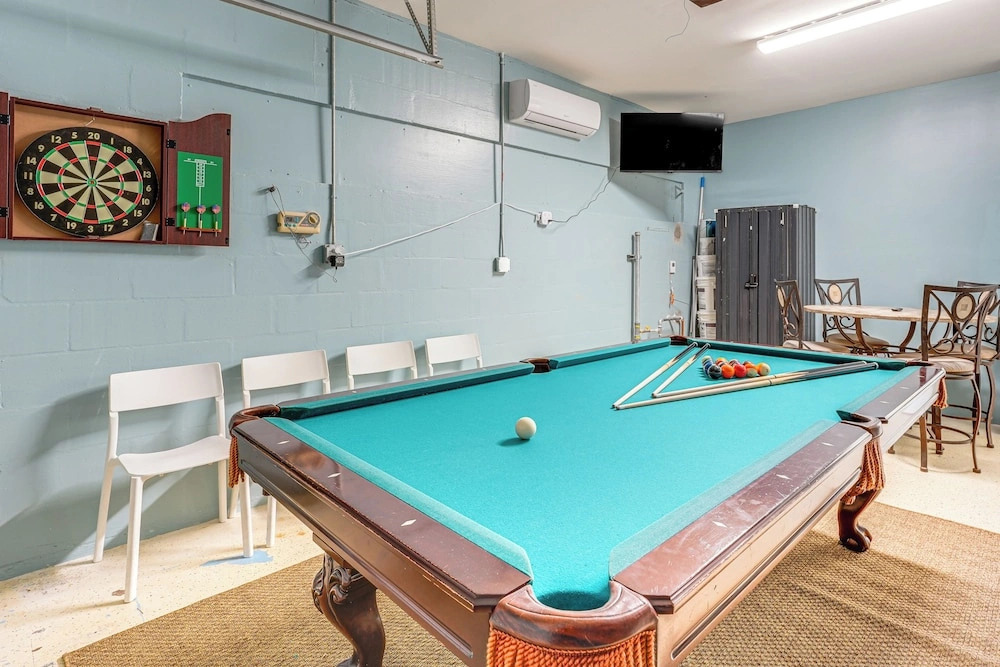 Steps to Sand: Clearwater Family Home w/ Game Room