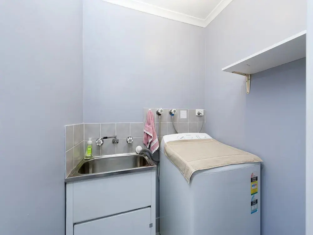 Shoreline Drive, Duplex 01,39, Little Pearl