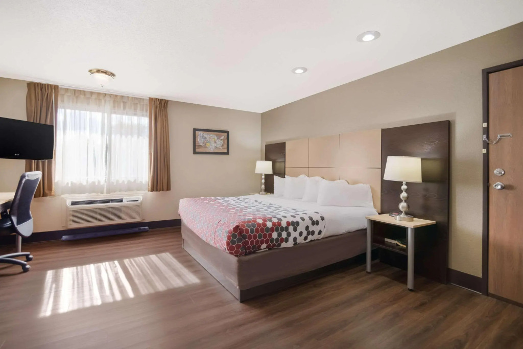 Econo Lodge Grand Forks near University