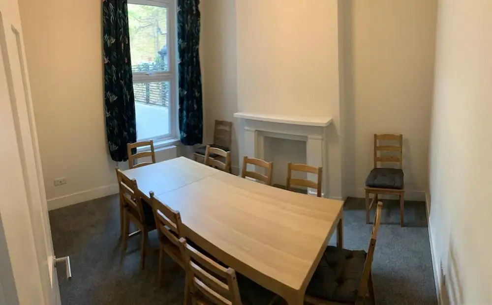 South West London 5-Bed Terrace House Sleeps 14