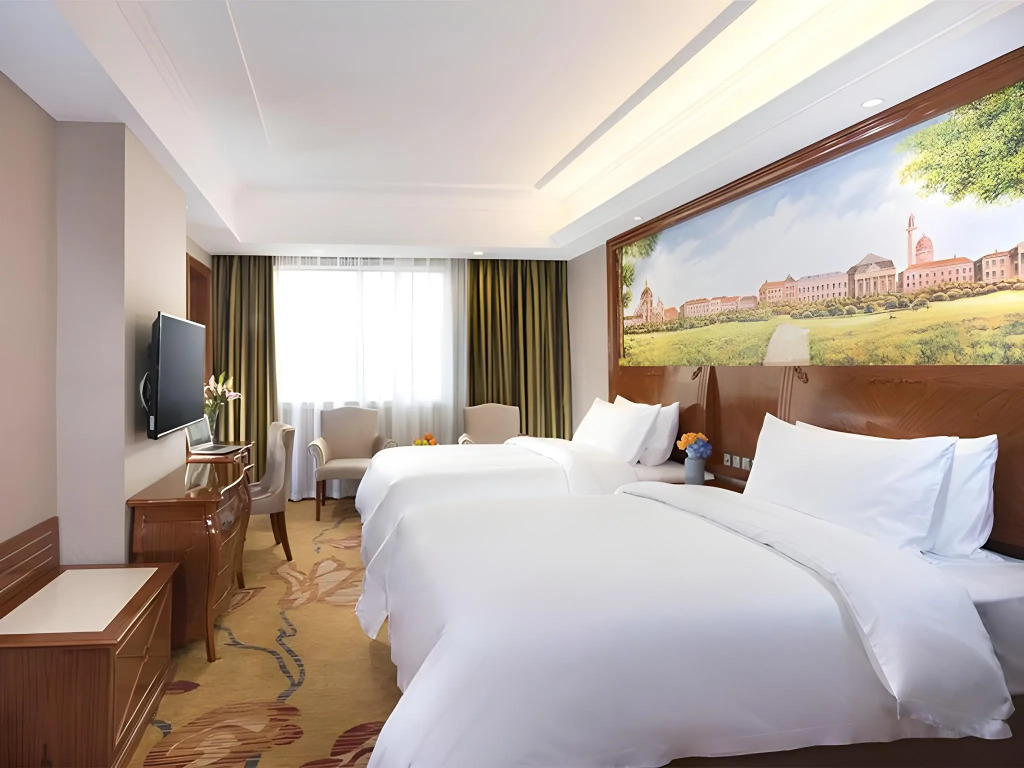 Vienna Hotel (Longmen)
