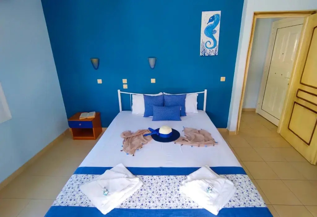 Ellinas Hotel