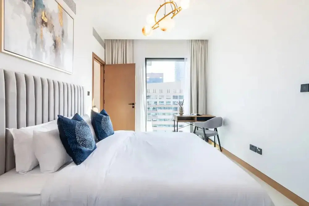 High Floor and full Marina view