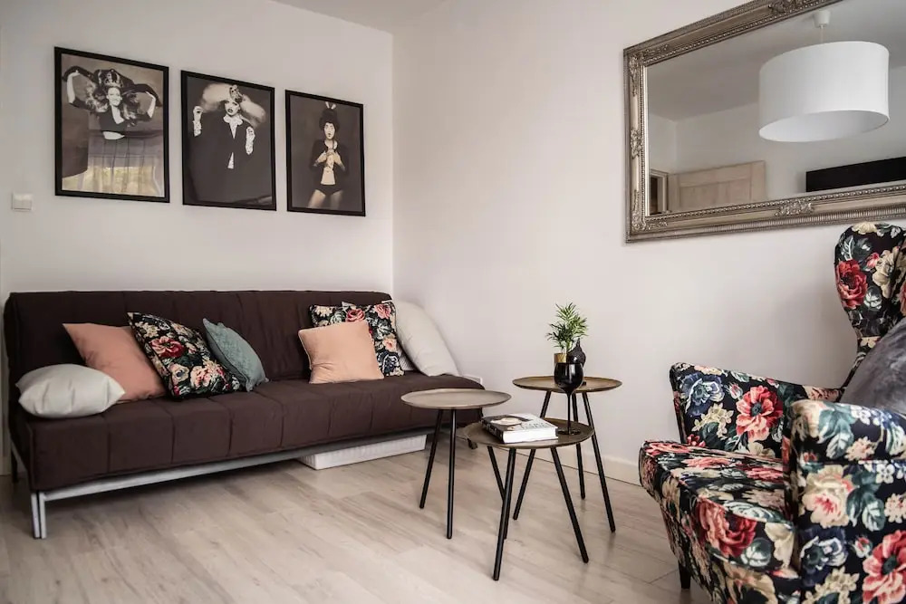 P&O Apartments Corazziego Metro Ratusz