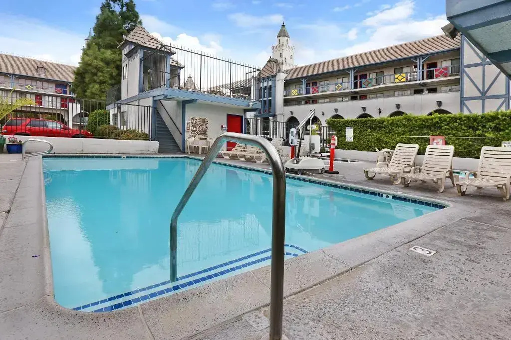 Castle Inn and Suites Anaheim