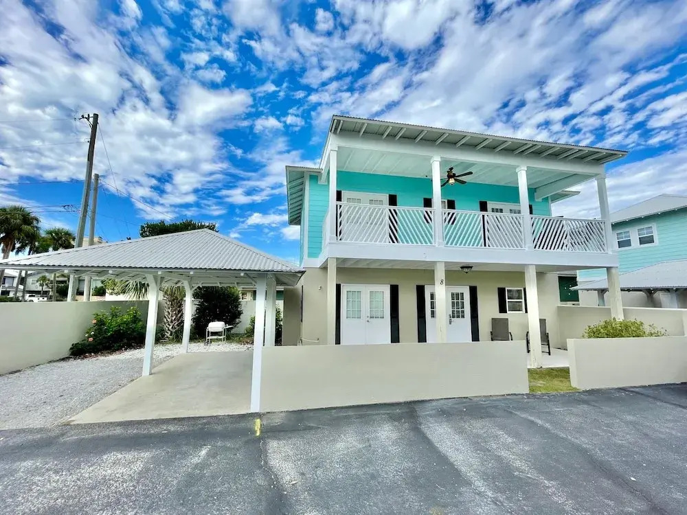 Mills Seaview Cottage by Forehand Rentals
